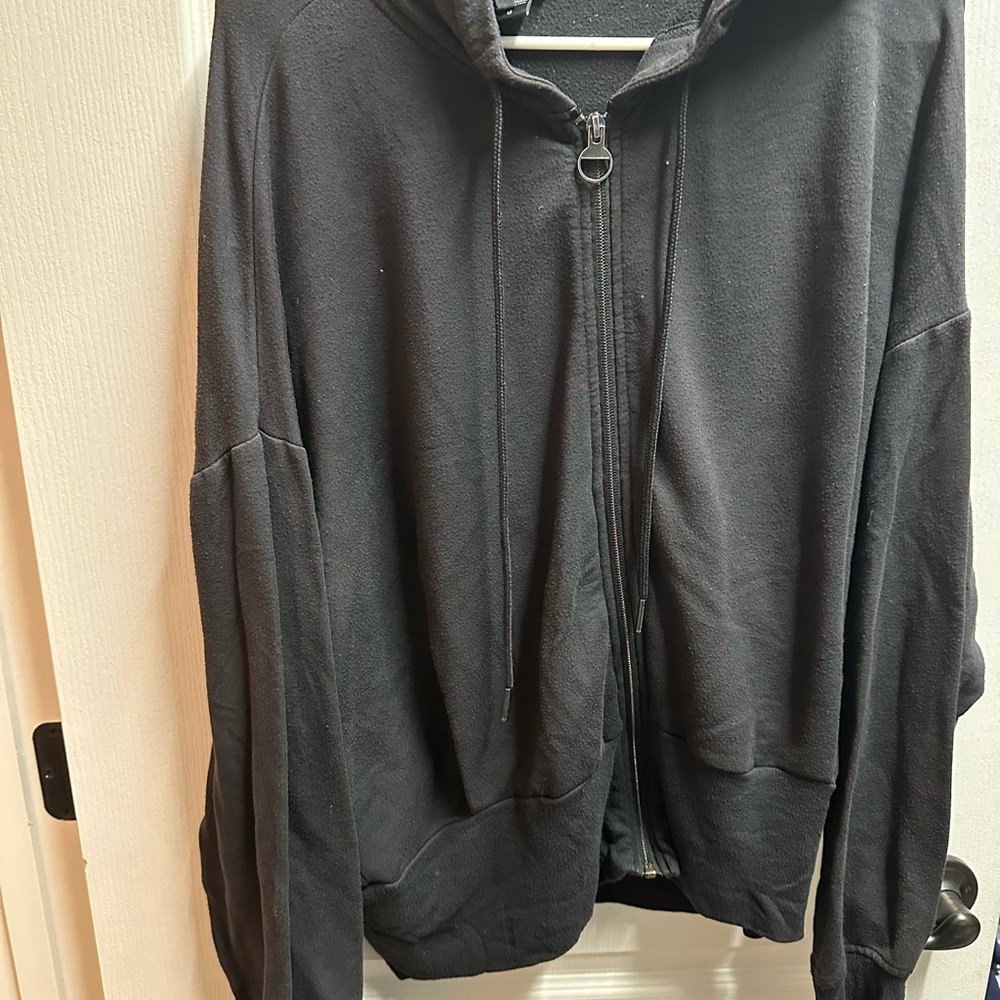 Athleta Women's Black Zip-Up Hoodie size L/pre-owned A225